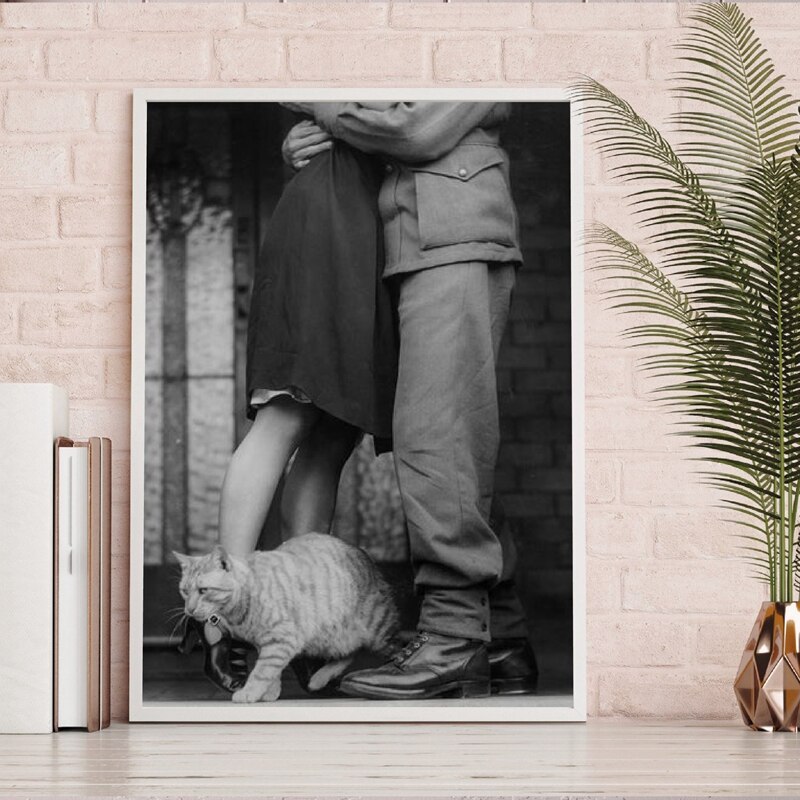 World-War-II-Photo-Vintage-Poster-Print-Soldier-Goodbye-Black-White-Picture-Couple-Kissing-Romantic-Wall-3.jpg