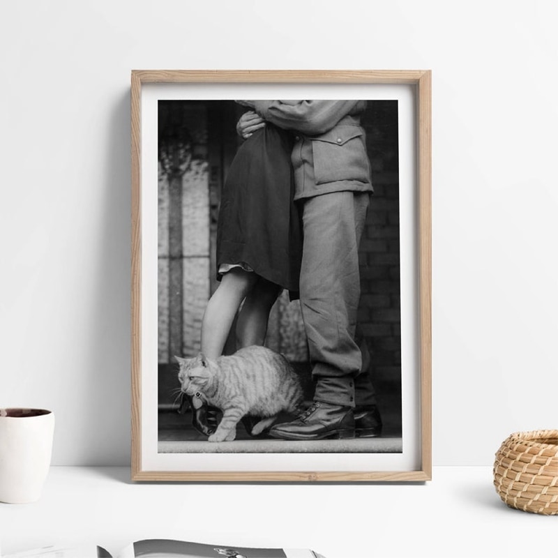 World-War-II-Photo-Vintage-Poster-Print-Soldier-Goodbye-Black-White-Picture-Couple-Kissing-Romantic-Wall.jpg